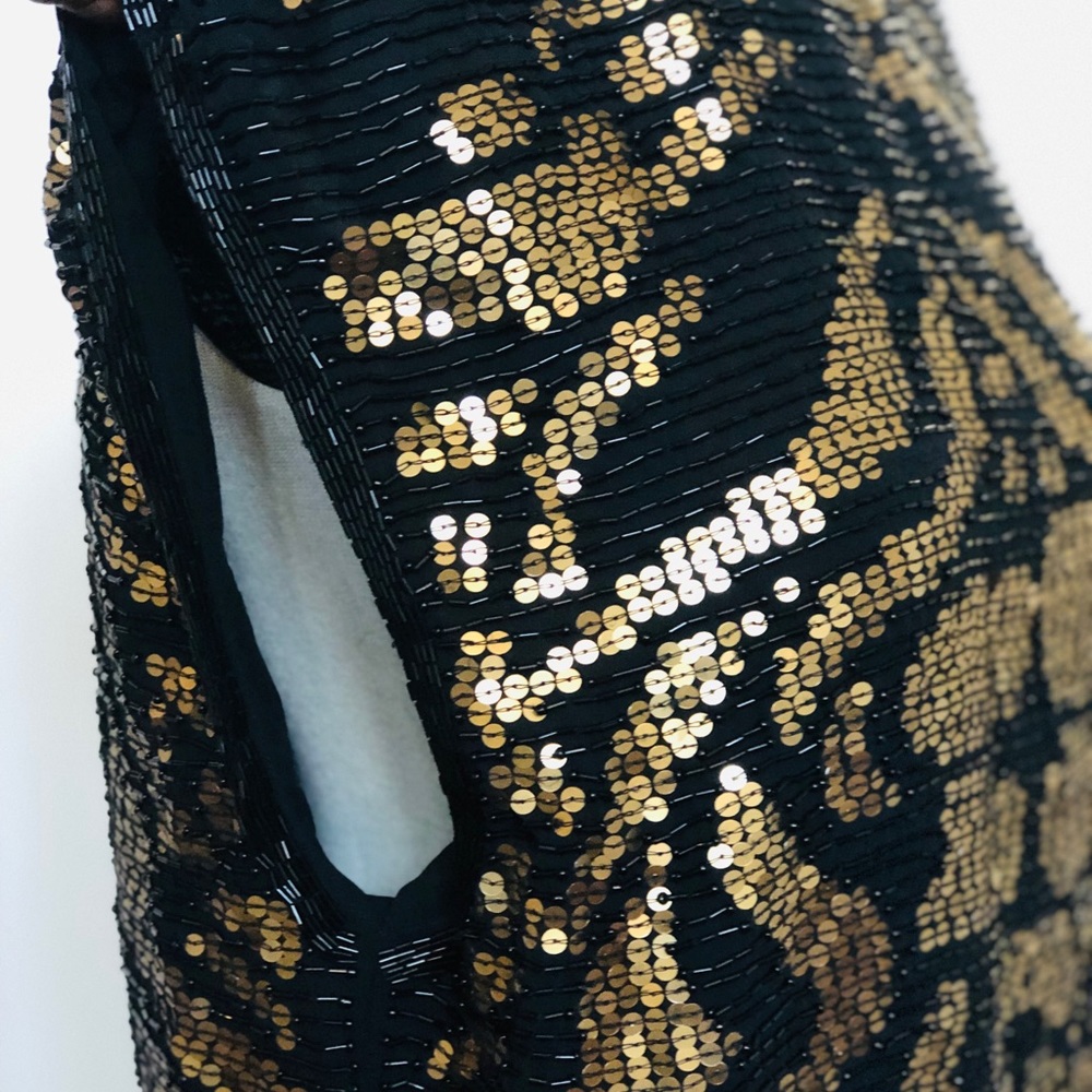 HEAVILY BEADED SEQUIN EMBELLISHED OPEN BACK KEYHOLE/OPEN UNDERARM BOXY DRESS - Picture 7 of 9